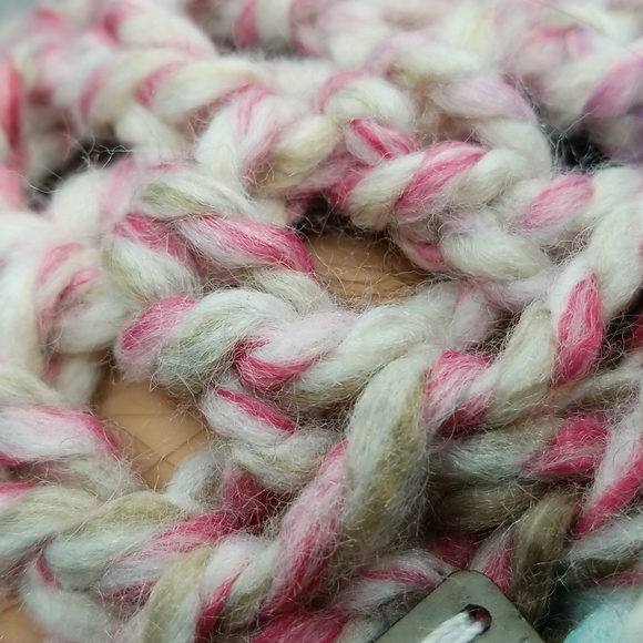 Crochet Chunky Yarn Slouchy Beanie Hat with Huge Pom - Picture 9 of 12